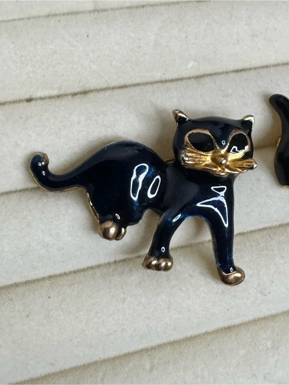 Black Cat & Dog Enamel Brooch Set - Elegant Pet brooches